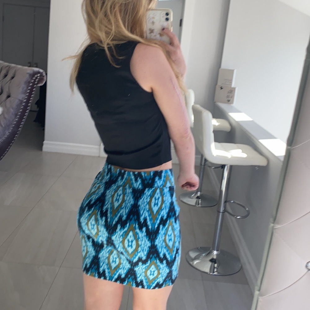 Blue Pattern Skirt - Picture 4 of 5